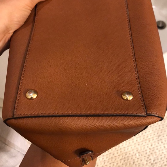 Meet your Posher, Bianca - Picture 3 of 3